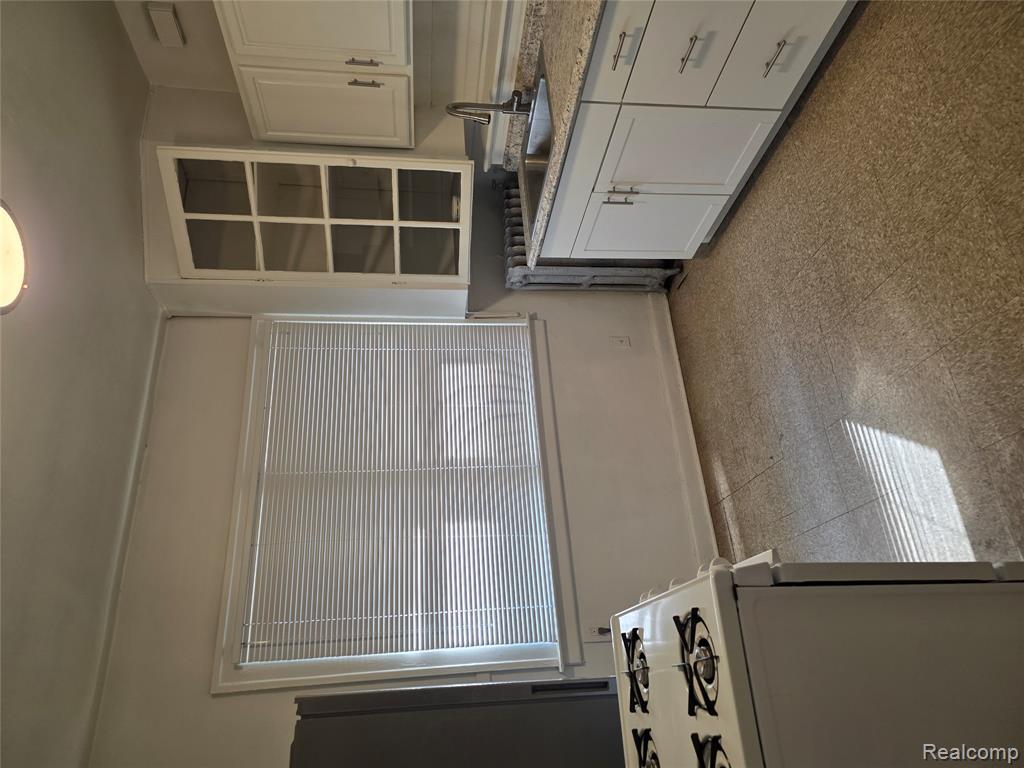 1146 Seward Street, Detroit, MI 48202 — Photo 11