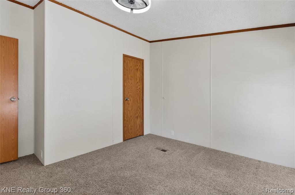 672 Red Oaks Drive, Howell, MI 48843 — Photo 21