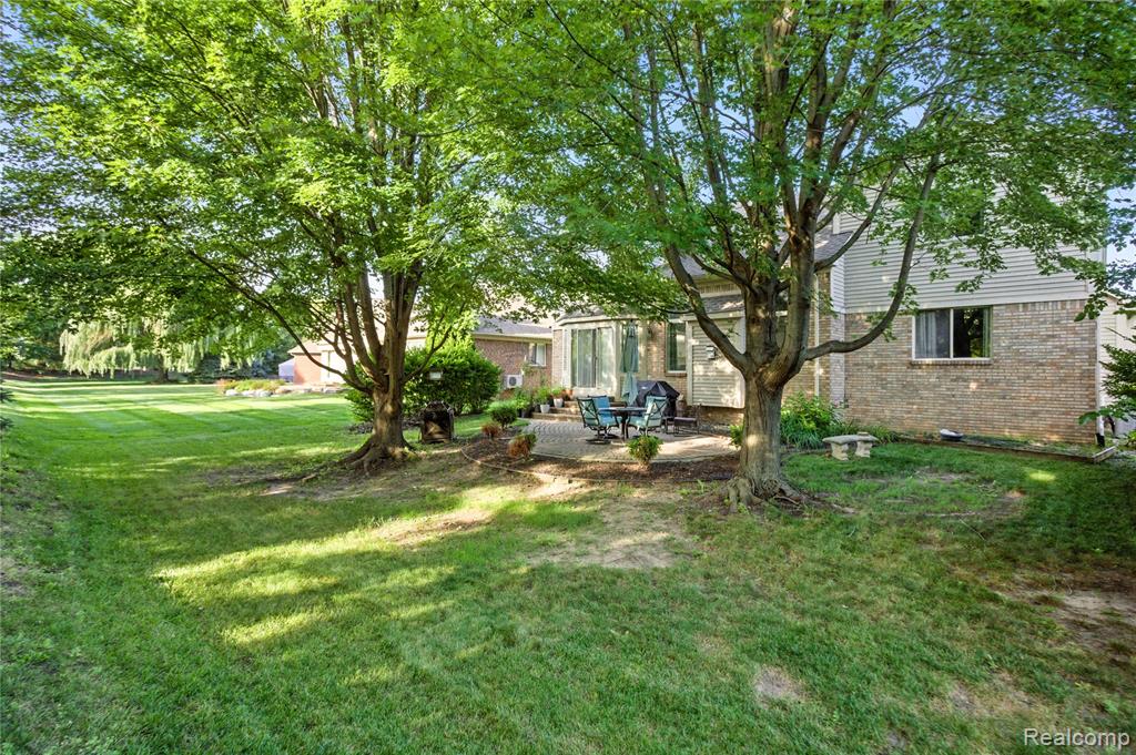48821 Tremont Drive, Macomb, MI 48044 — Photo 47