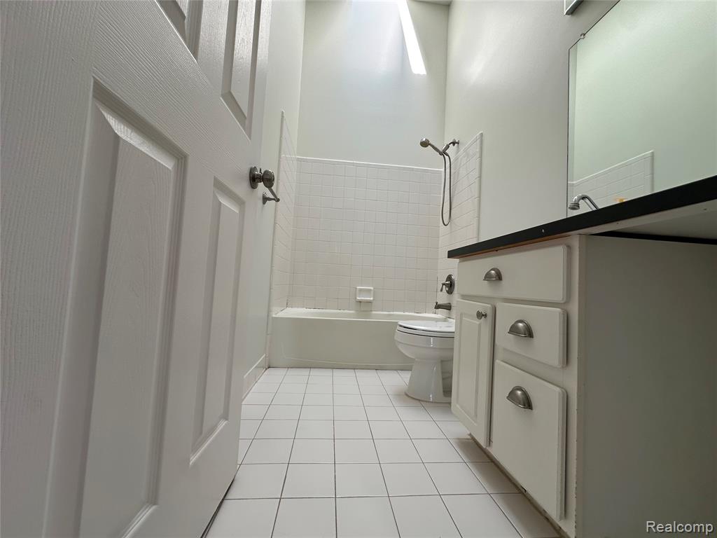 357 Victorian Court, Belleville, MI 48111 — Photo 28