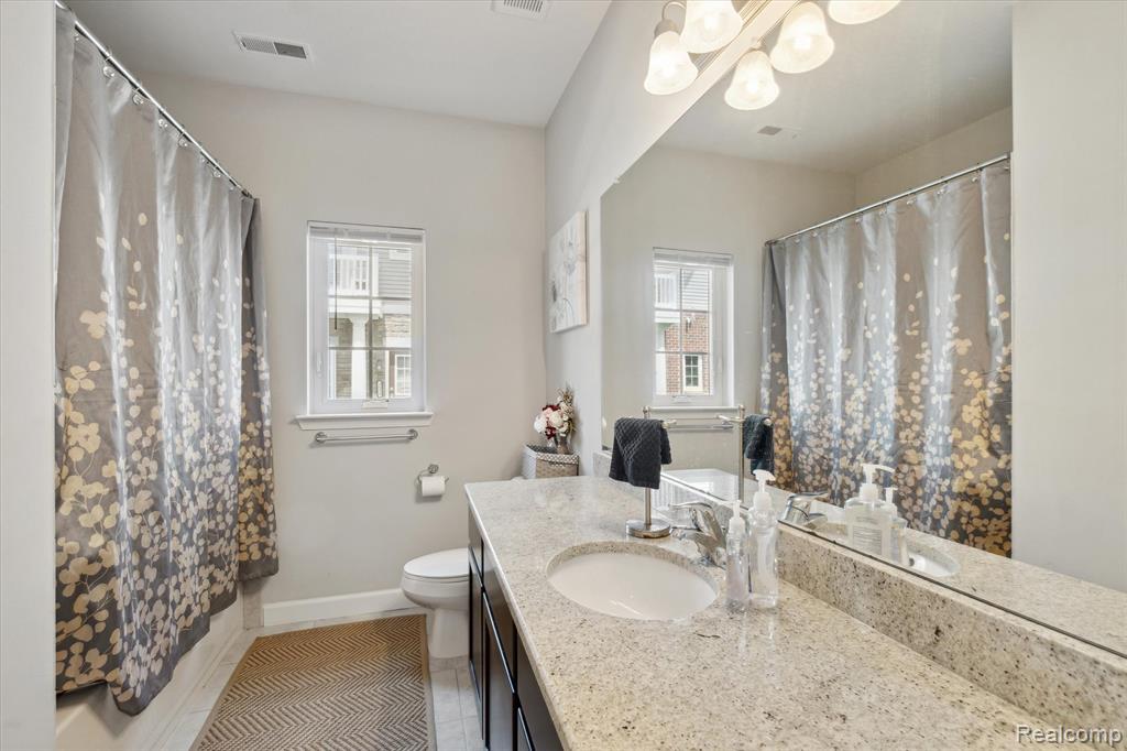 5662 Arbor Chase Drive, Ann Arbor, MI 48103 — Photo 17