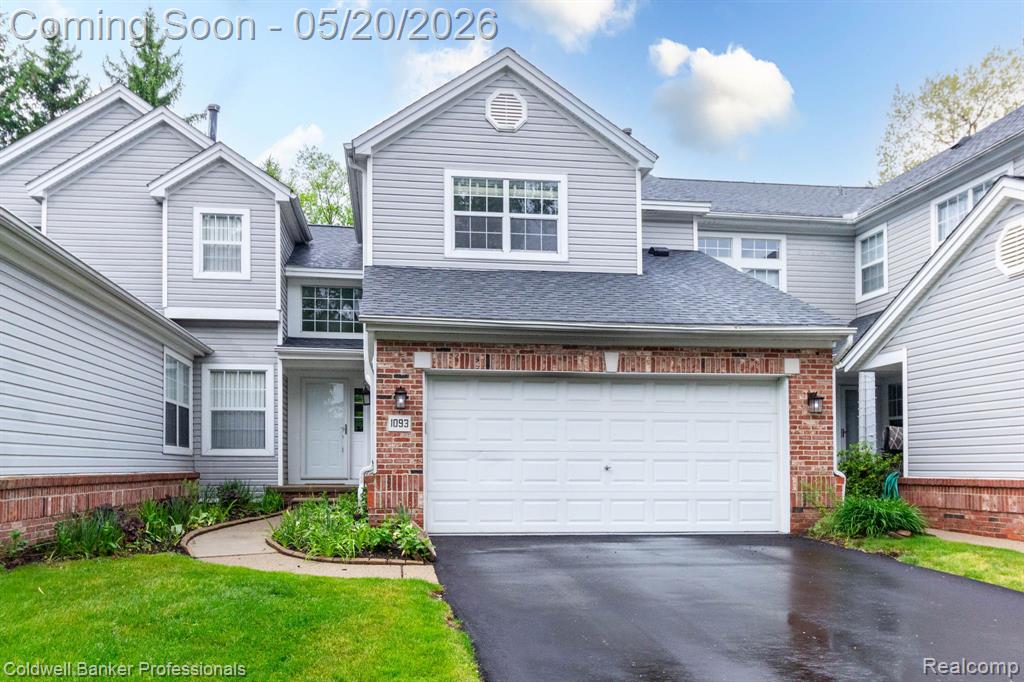 1093 Fairways Boulevard, Troy, MI 48085 — front exterior