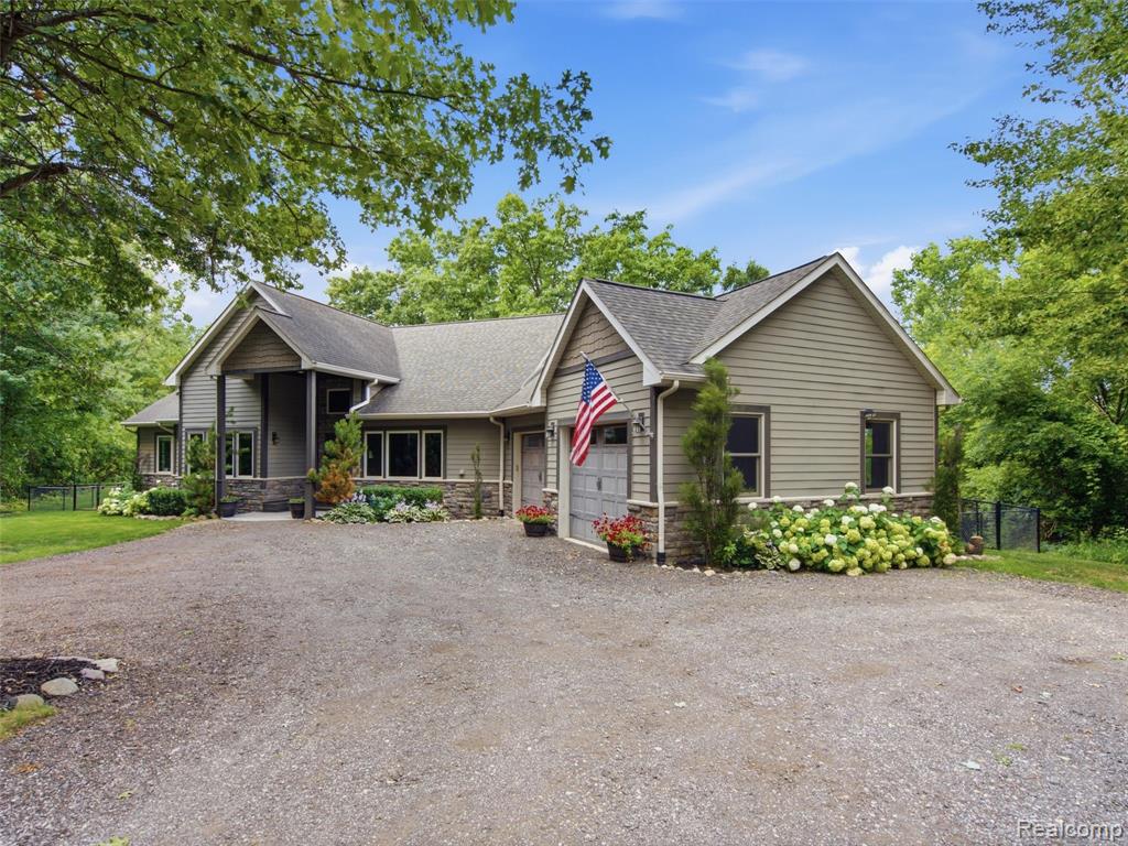 7055 Randall Drive, Fenton, MI 48430 — Photo 41