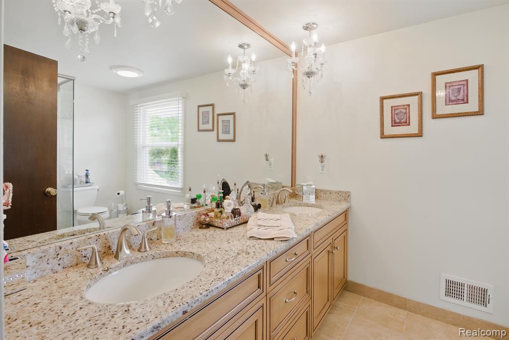 5389 Vincennes Drive, Bloomfield Hills, MI 48302 — Photo 53