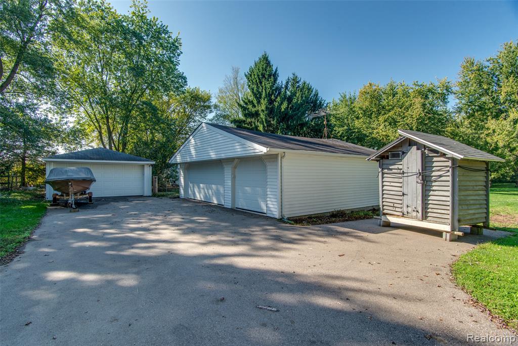 6810 N Territorial Road, Plymouth, MI, 48170