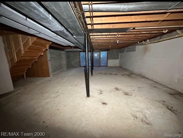 325 Ridgemont Road, Oxford, MI 48370 — Photo 11