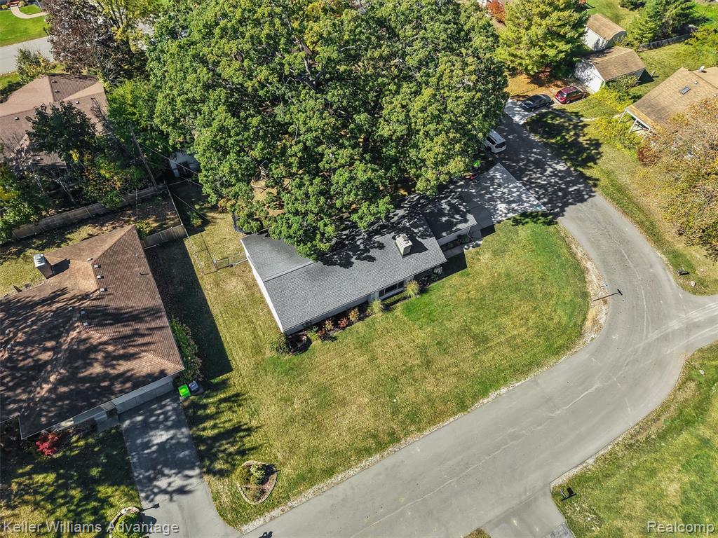 671 E Crest Lane, South Lyon, MI 48178 — Photo 42