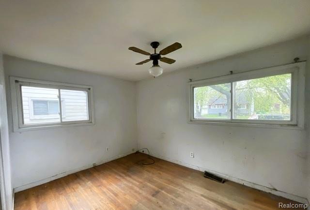 580 KANSAS Avenue, Ypsilanti, MI 48198 — Photo 9