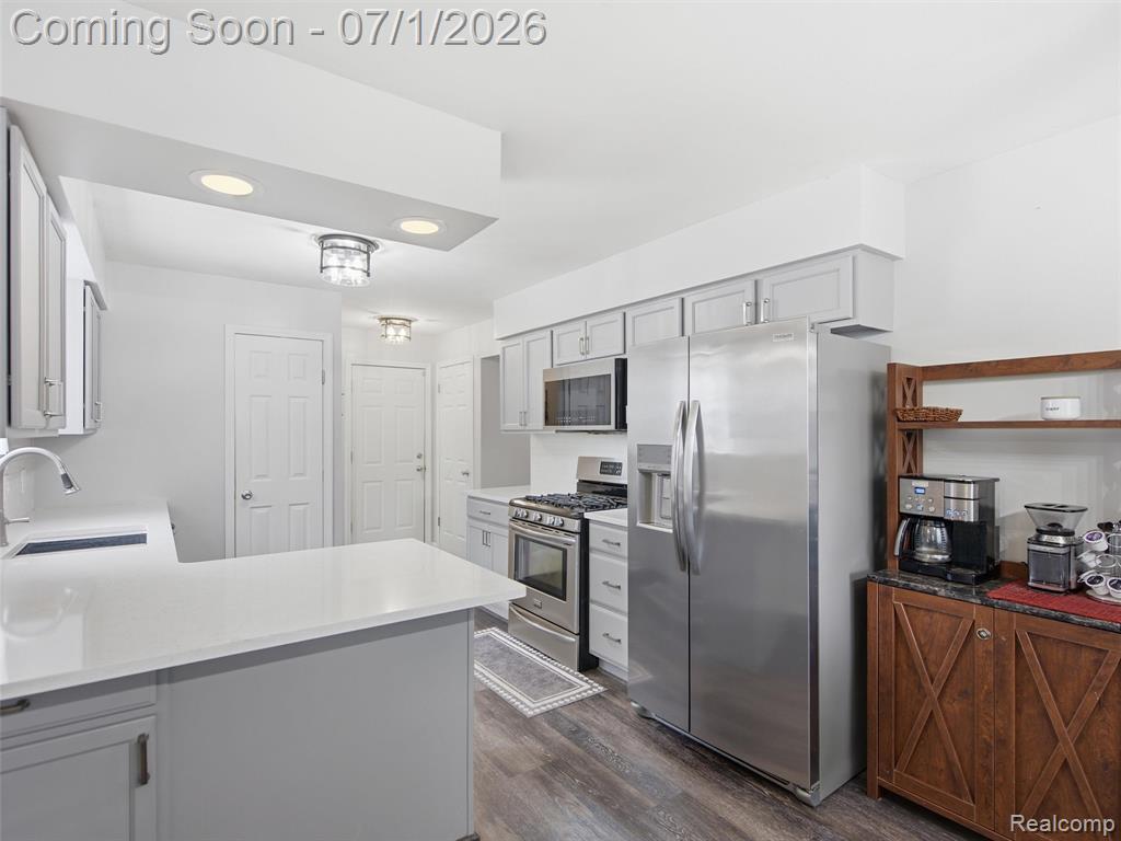 6195 Lake Forest Drive, Grand Blanc, MI 48439 — Photo 12