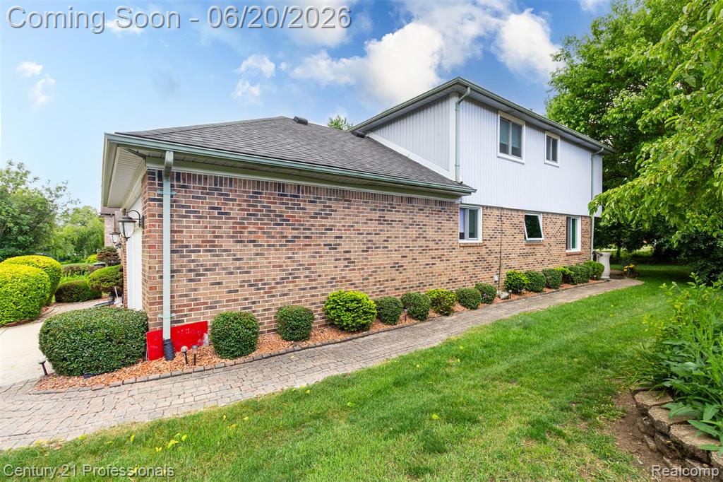 6241 Smithfield Drive, Troy, MI 48085 — Photo 45