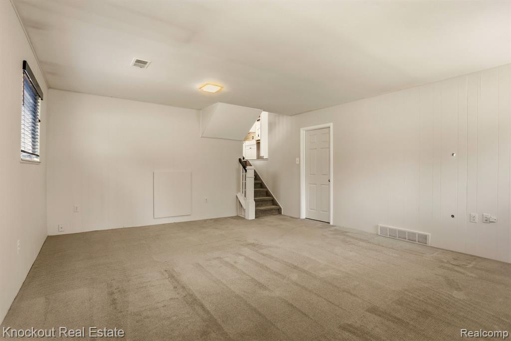 5936 Wellington Drive, Clarkston, MI — Photo 32