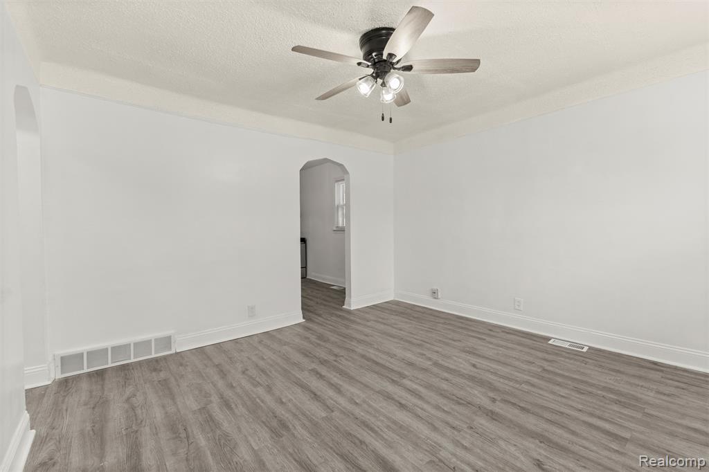 4721 Jackson Street, Dearborn Heights, MI 48125 — Photo 6