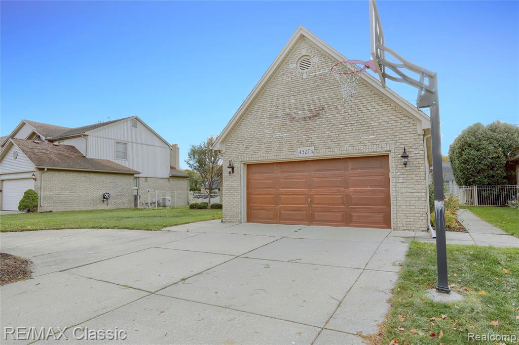 43274 Hillsboro Drive, Clinton Twp, MI 48038 — Photo 31