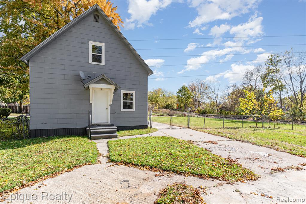819 Grove Street, Saginaw, MI 48602 — Photo 15