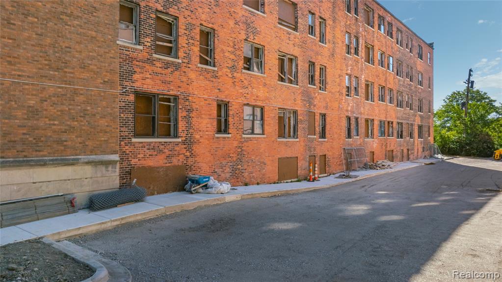 69 Seward Street, Detroit, MI 48202 — Photo 8