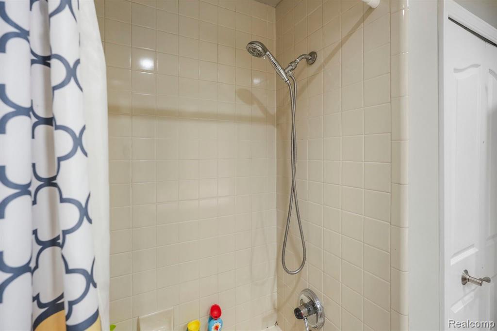 47352 DOVE Court, Shelby Twp, MI 48315 — Photo 42