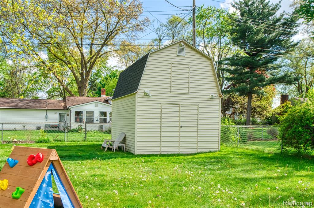 4231 Stanley Court, Waterford, MI 48329 — Photo 34