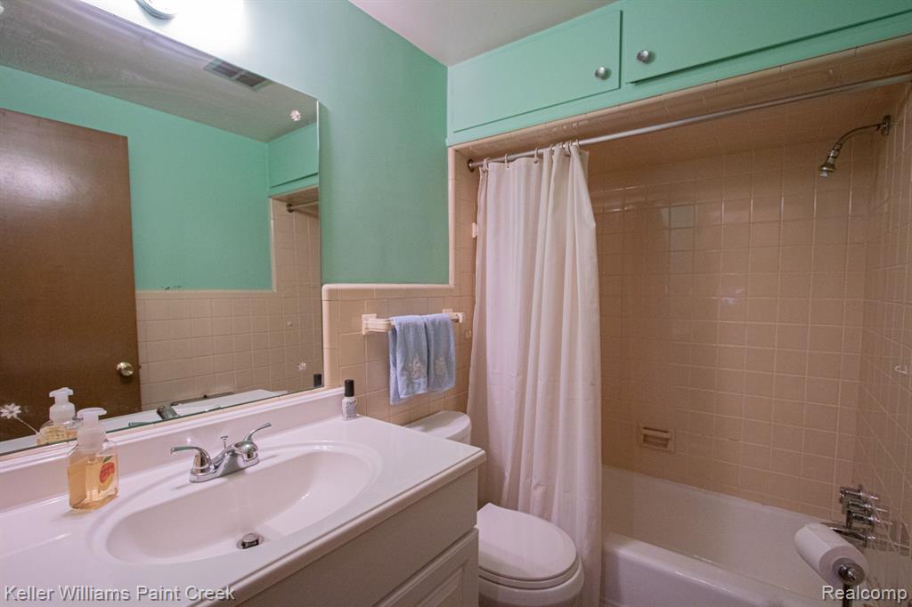 49525 SHELBY Road, Shelby Twp, MI 48317 — Photo 11