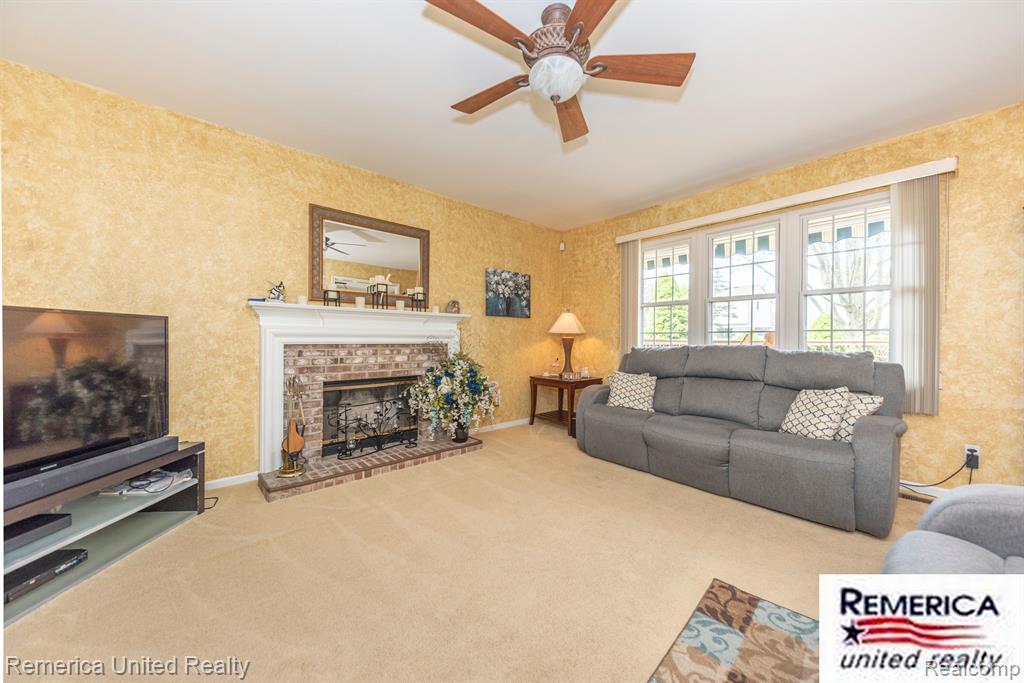 46206 LARCHMONT Drive, Canton, MI 48187 — Photo 19