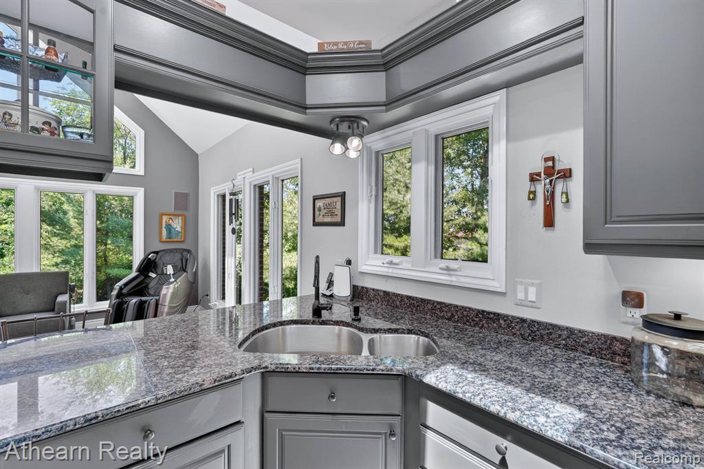 5326 Lake Forest Boulevard, Brighton, MI 48116 — Photo 35