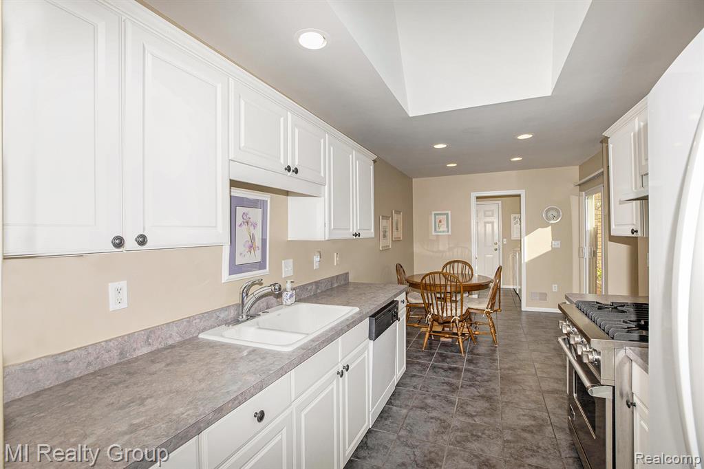 50317 Highpoint Court, Macomb, MI 48044 — Photo 9