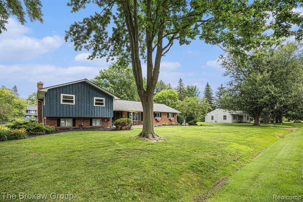 420 N Neeper Street, Capac, MI 48014 — Photo 3