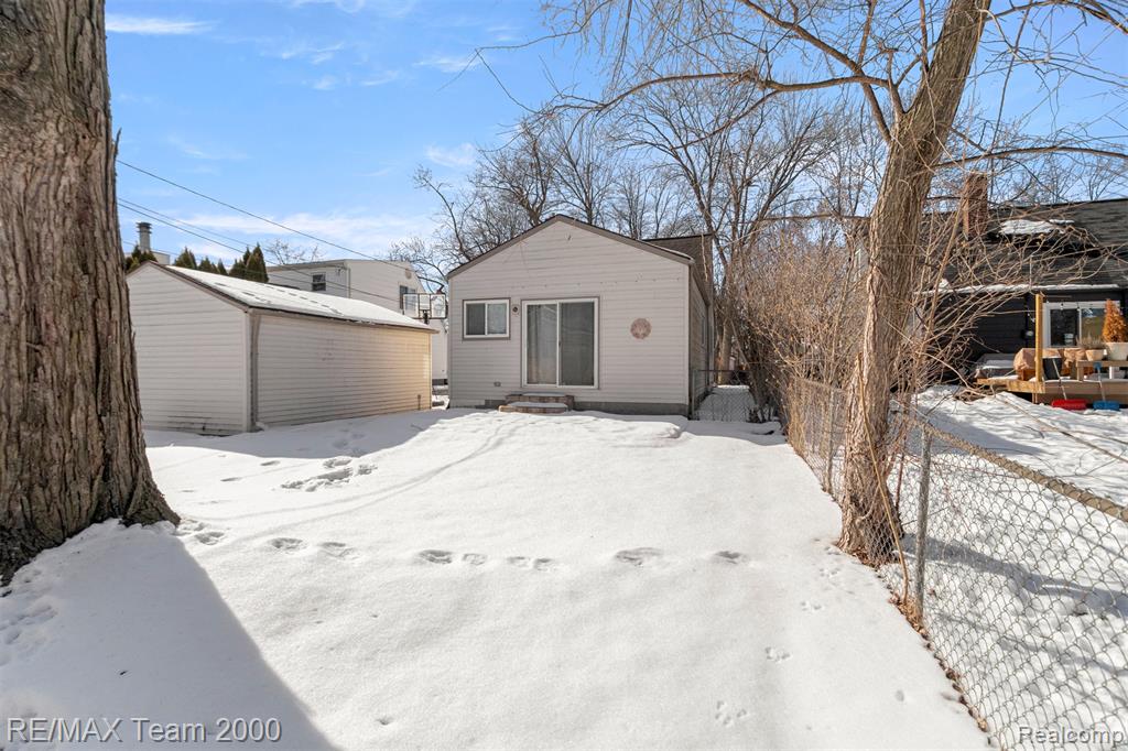 2076 Thomas Avenue, Berkley, MI 48072 — Photo 51