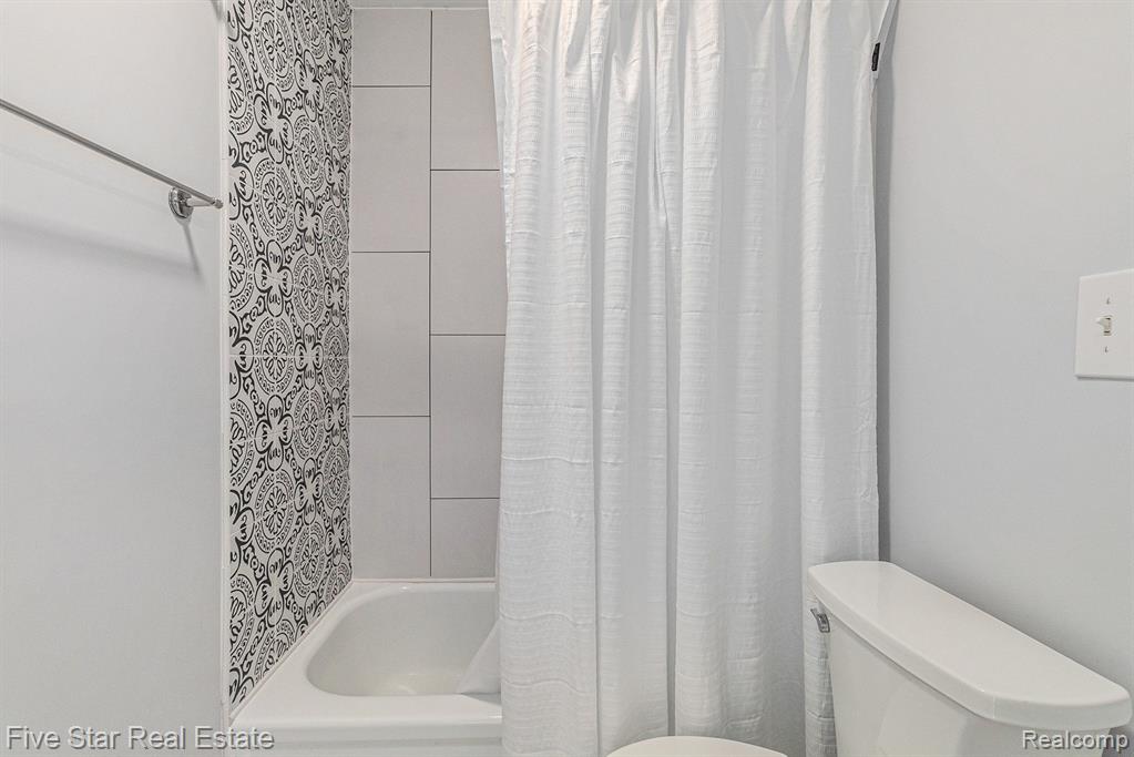 3171 Lakehaven Drive, Ann Arbor, MI 48105 — Photo 17