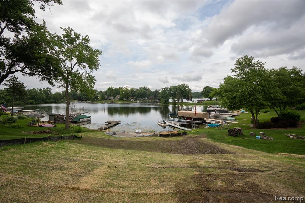 10418 KING Road, Davisburg, MI 48350 — Photo 16