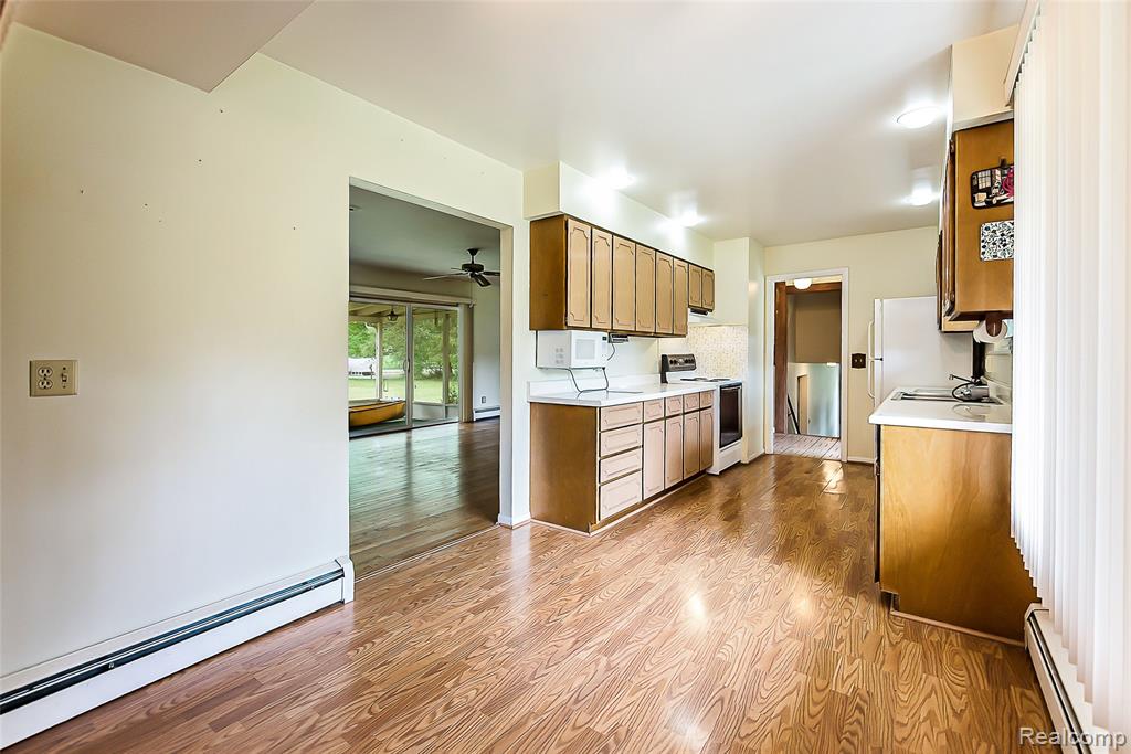 1165 Camelot Drive, Pinckney, MI 48169 — Photo 9