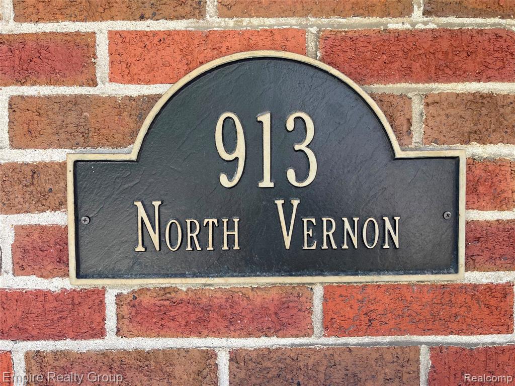 913 N Vernon Street, Dearborn, MI 48128 — Photo 2