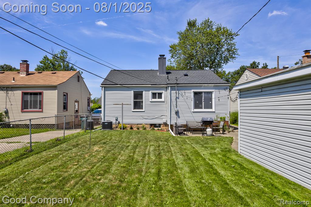 626 E Shevlin Avenue, Hazel Park, MI 48030 — Photo 28