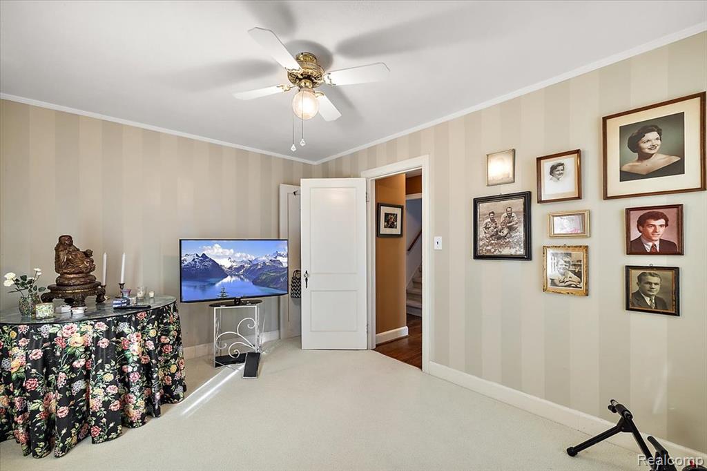 17601 Cambridge Boulevard, Lathrup Village, MI 48076 — Photo 9