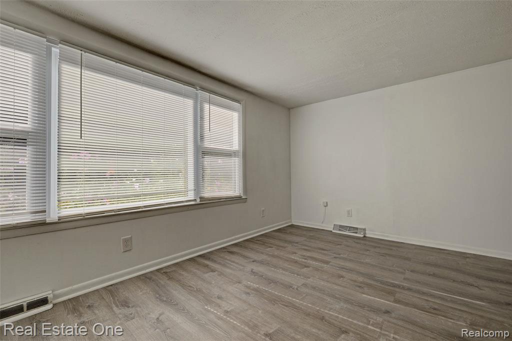 9150 Rattalee Lake Road, Clarkston, MI 48348 — Photo 22