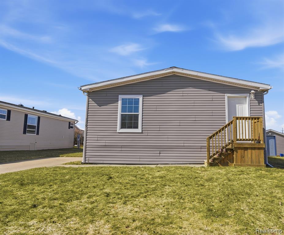 1935 Juneau Court, Hartland, MI 48353 — Photo 22