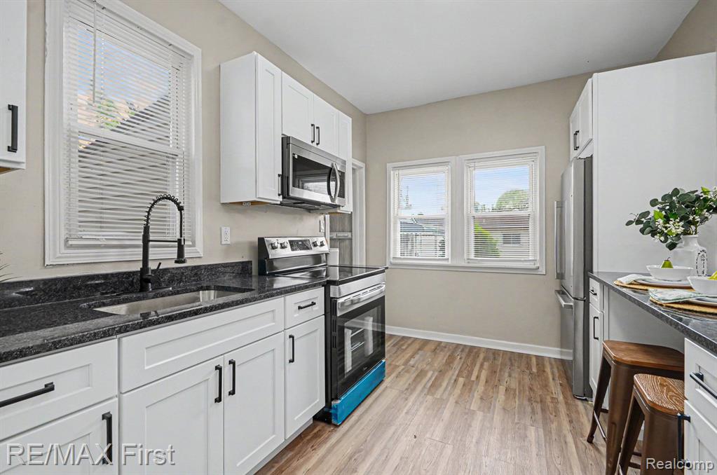 14842 Collinson Avenue, Eastpointe, MI 48021 — Photo 9
