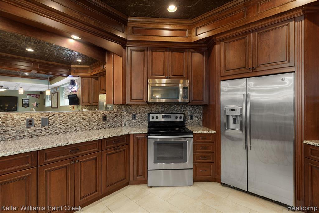 676 Majestic, Rochester Hills, MI 48306 — Photo 57