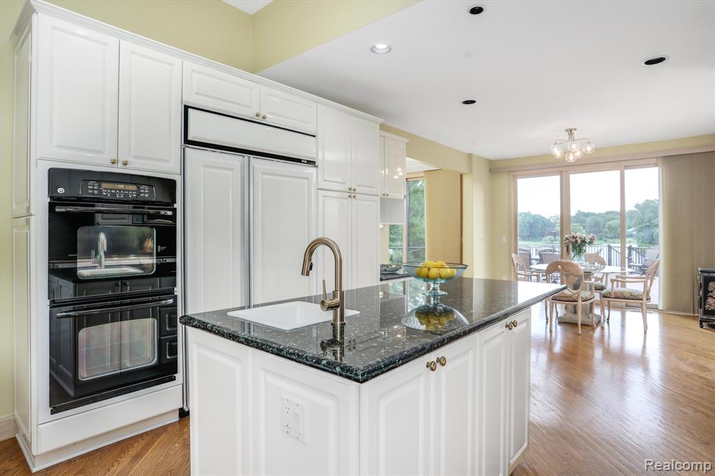 4733 W WICKFORD, Bloomfield Hills, MI 48302 — Photo 20