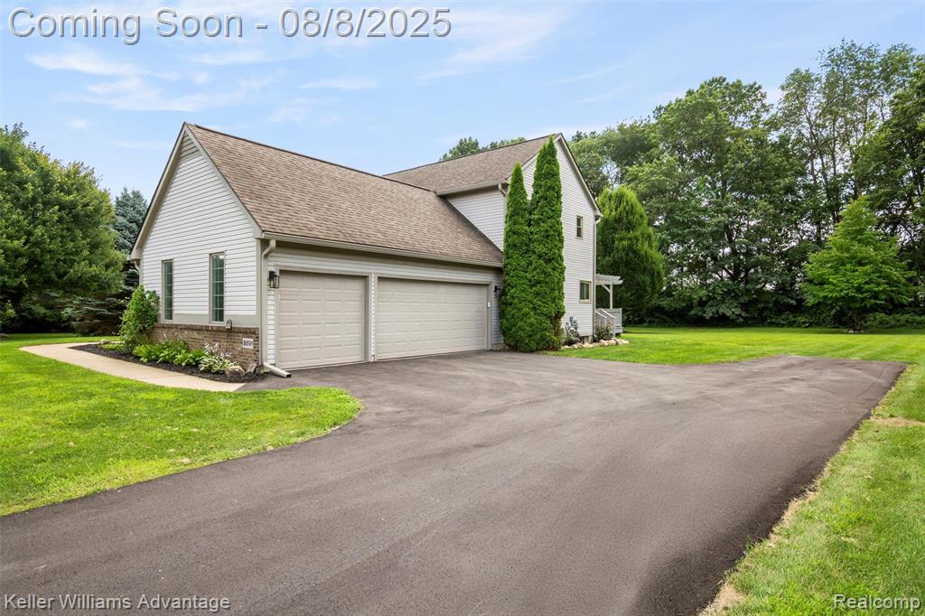 8891 Dexter Gables Lane, Dexter, MI 48130 — Photo 2