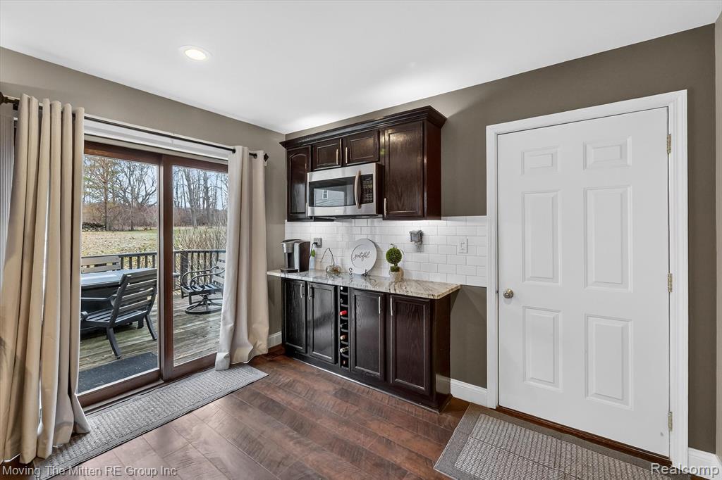 10129 Walnut Shores Drive, Fenton, MI 48430 — Photo 17