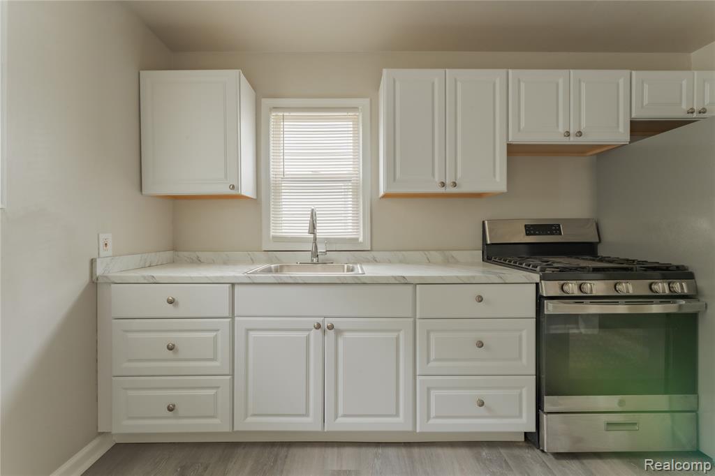 582 Lebaron Avenue, Pontiac, MI 48340 — Photo 17