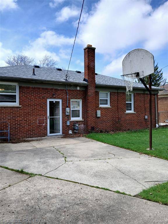 24670 Gardner Street, Oak Park, MI 48237 — Photo 18