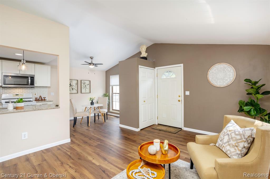 21260 E GLEN HAVEN Circle, Northville, MI 48167 — Photo 12