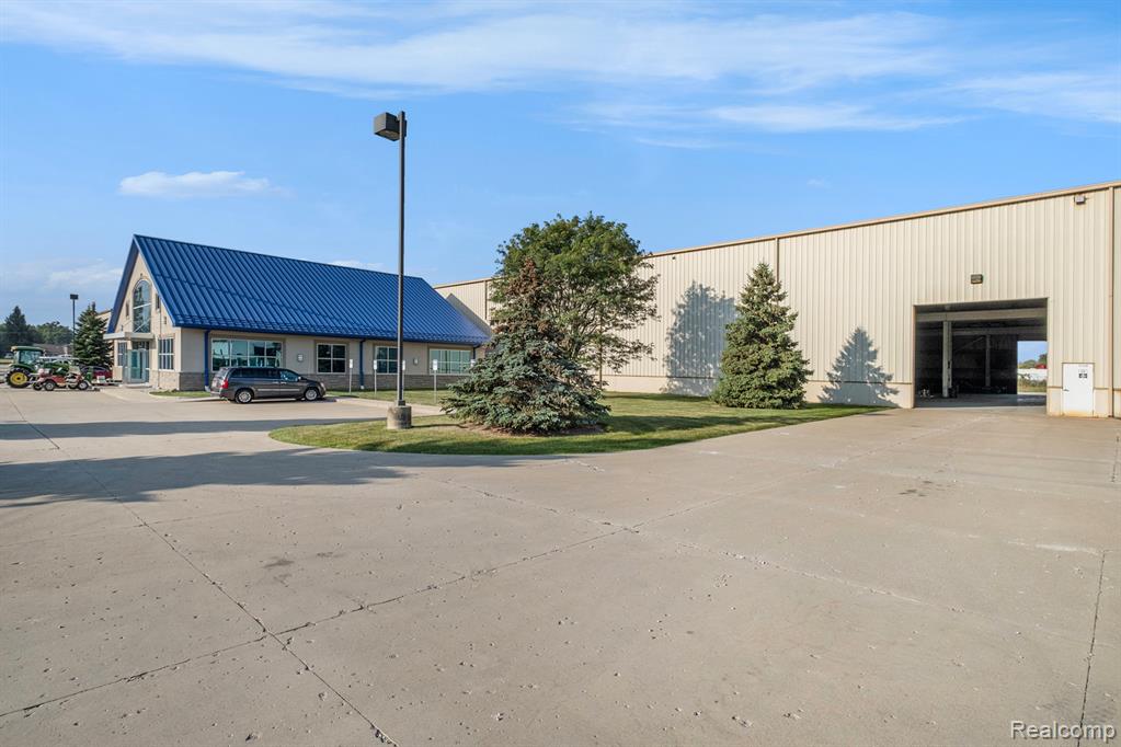 4072 Flint Asphalt Drive, Burton, MI 48529 — Photo 48