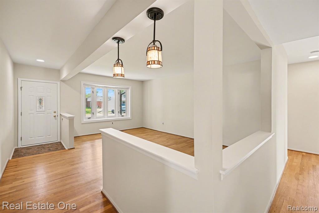 4699 Alton Drive, Troy, MI 48085 — Photo 3
