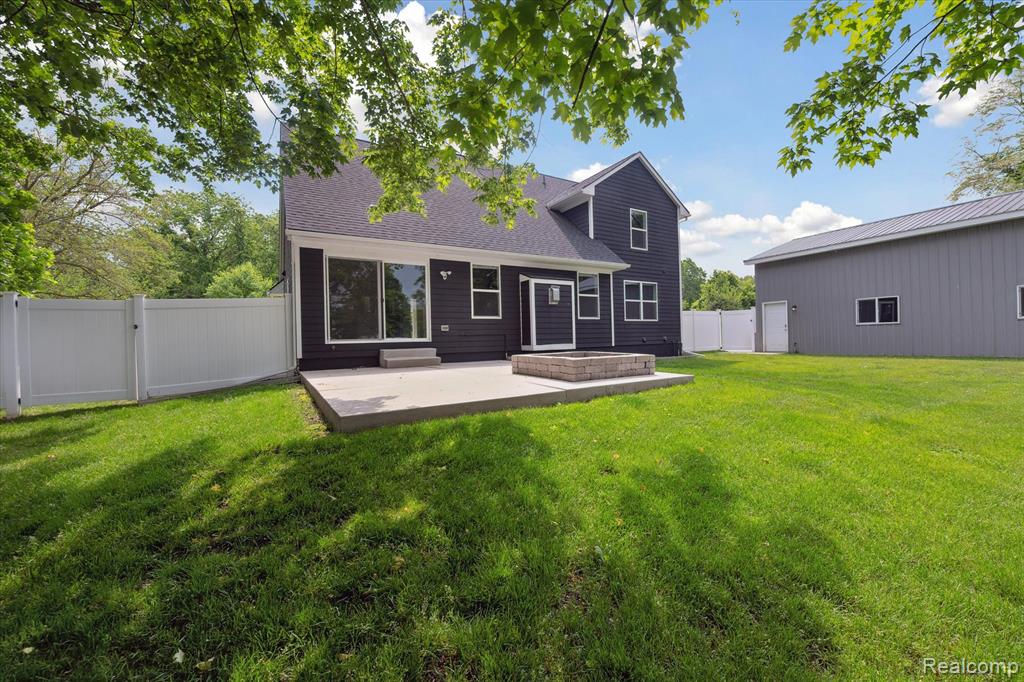 595 BRIGHTON LAKE RD, Brighton, MI 48116 — Photo 49