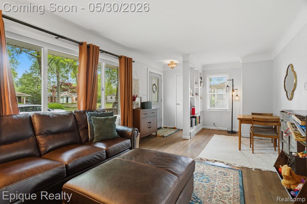 29087 Howard Avenue, Madison Heights, MI 48071 — Photo 6
