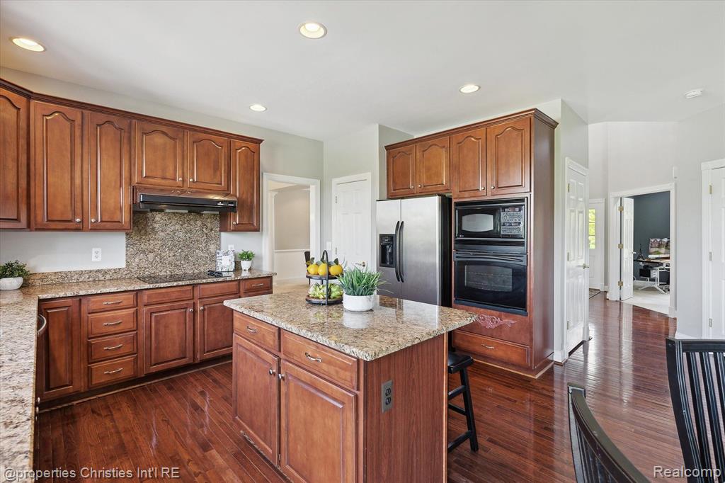 46340 PINEHURST Drive, Northville, MI 48168 — Photo 20