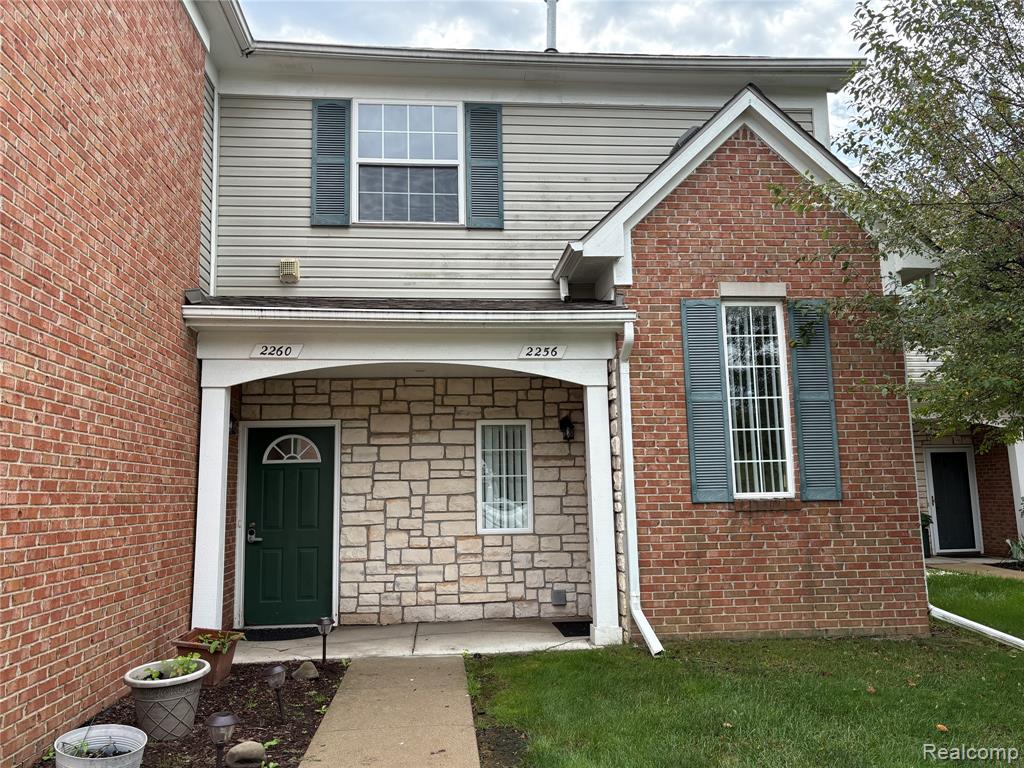 2260 Monarch Drive, Shelby Twp, MI 48316