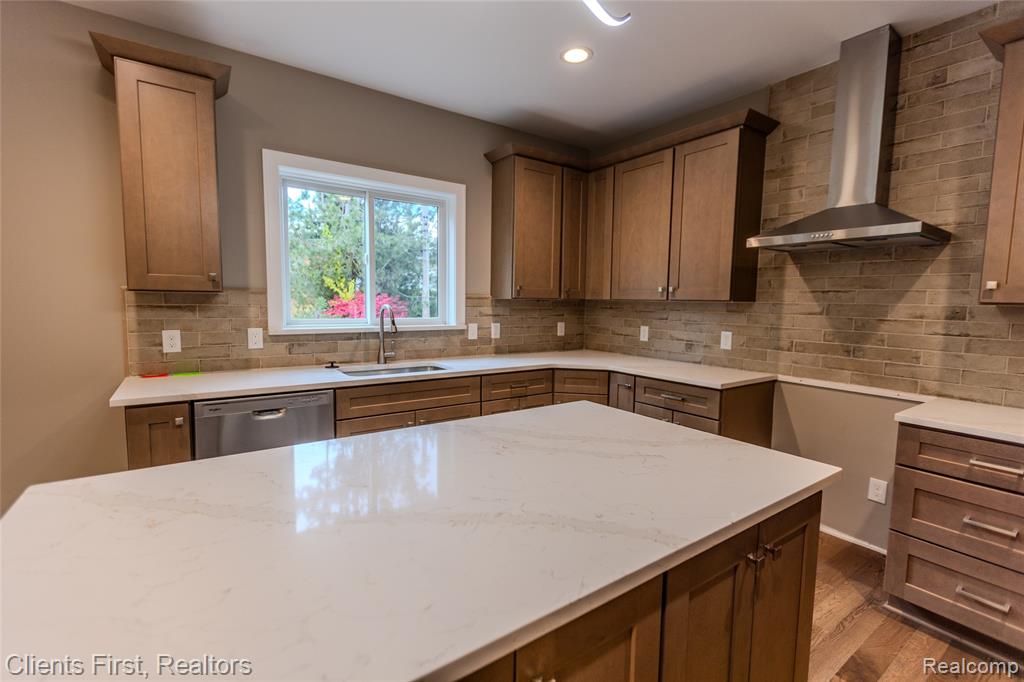 924 Carrington Drive, Northville, MI 48167 — Photo 23